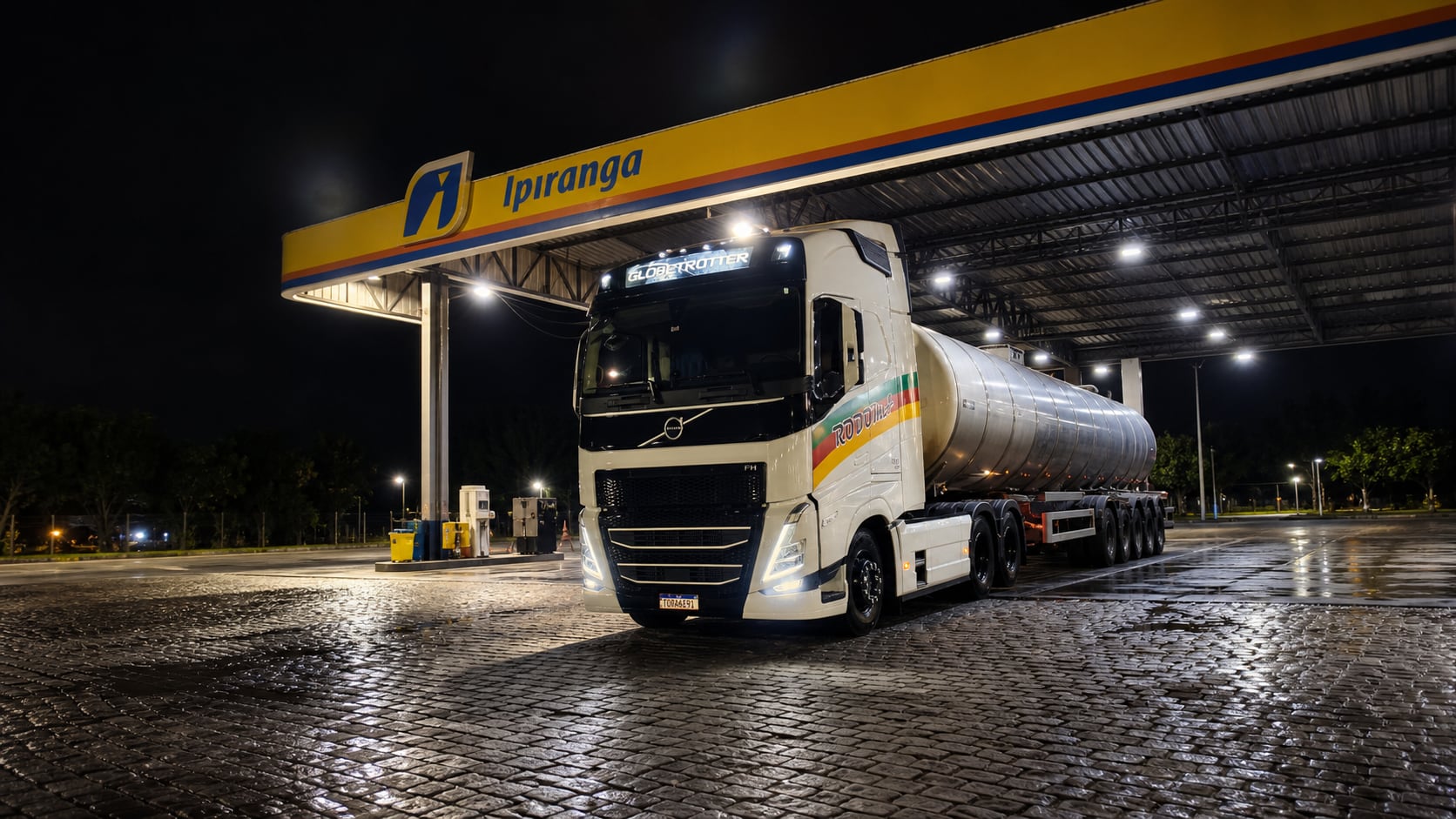 Caminhão tanque RODOMA abastecendo em posto em foto expandida